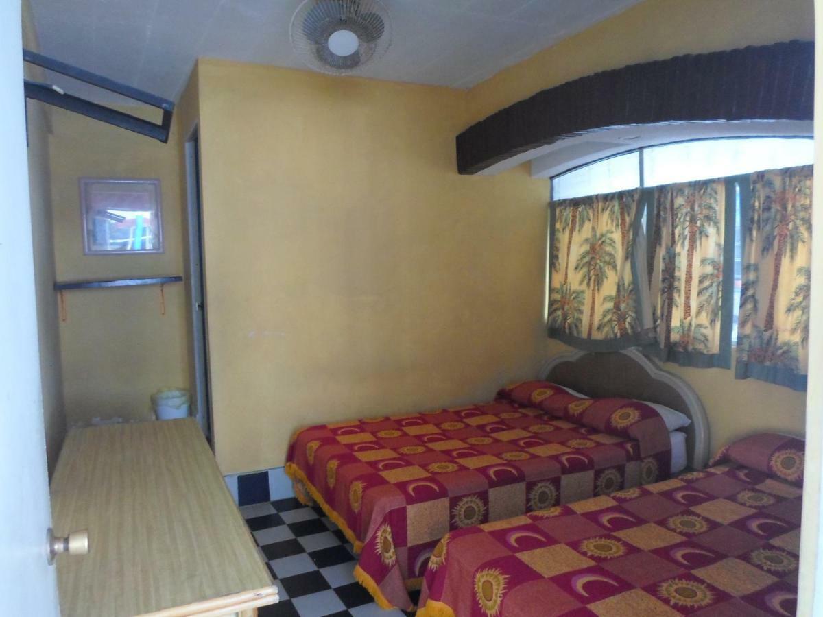 Casa De Huespedes Santa Fe Acapulco Hotel Zewnętrze zdjęcie
